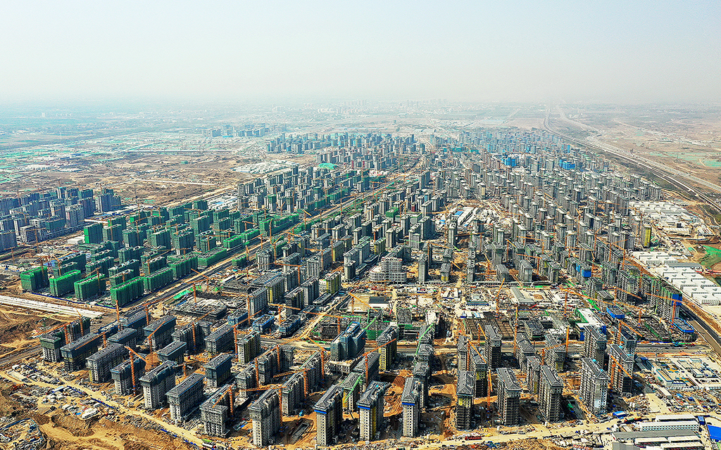 Flygfoto över bostadsprojektet i Xiongans Rongdong-område, foto taget den 8 april 2021