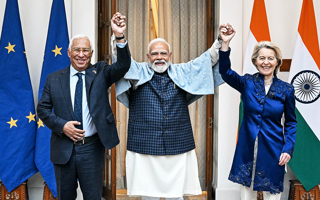 På bilden Europeiska rådets ordförande António Costa, Indiens premiärminister Narendra Modi och EU-kommissionens ordförande Ursula von der Leyen.