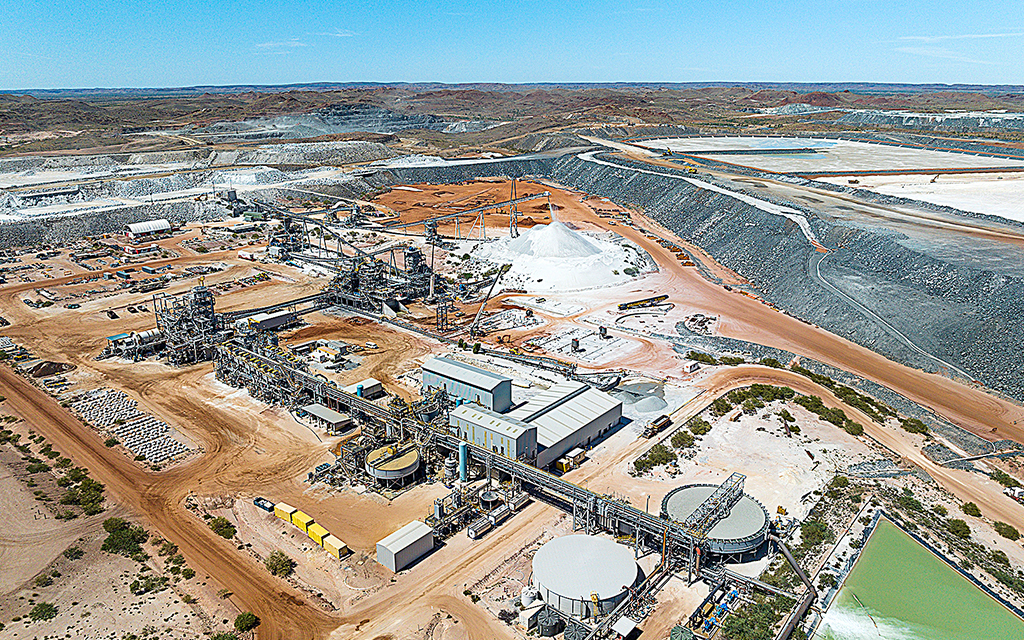 Flygbild över litiumgruva i Australien